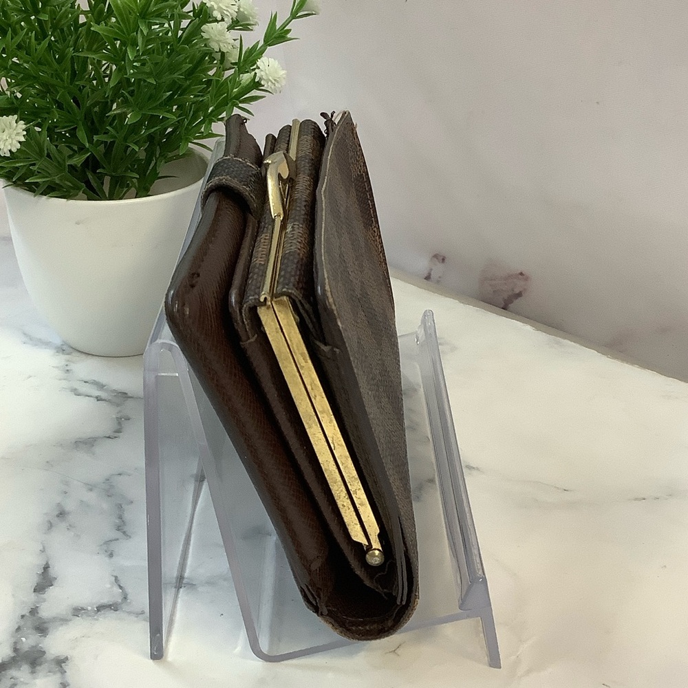 GUC Louis Vuitton Damier Ebene French Wallet - Picture 3 of 12